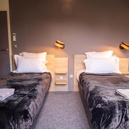 Logis Hotels Le Saint Pierre Moncoutant Exterior photo