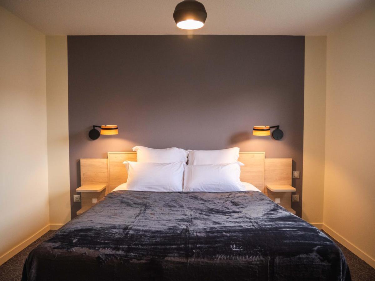 Logis Hotels Le Saint Pierre Moncoutant Exterior photo