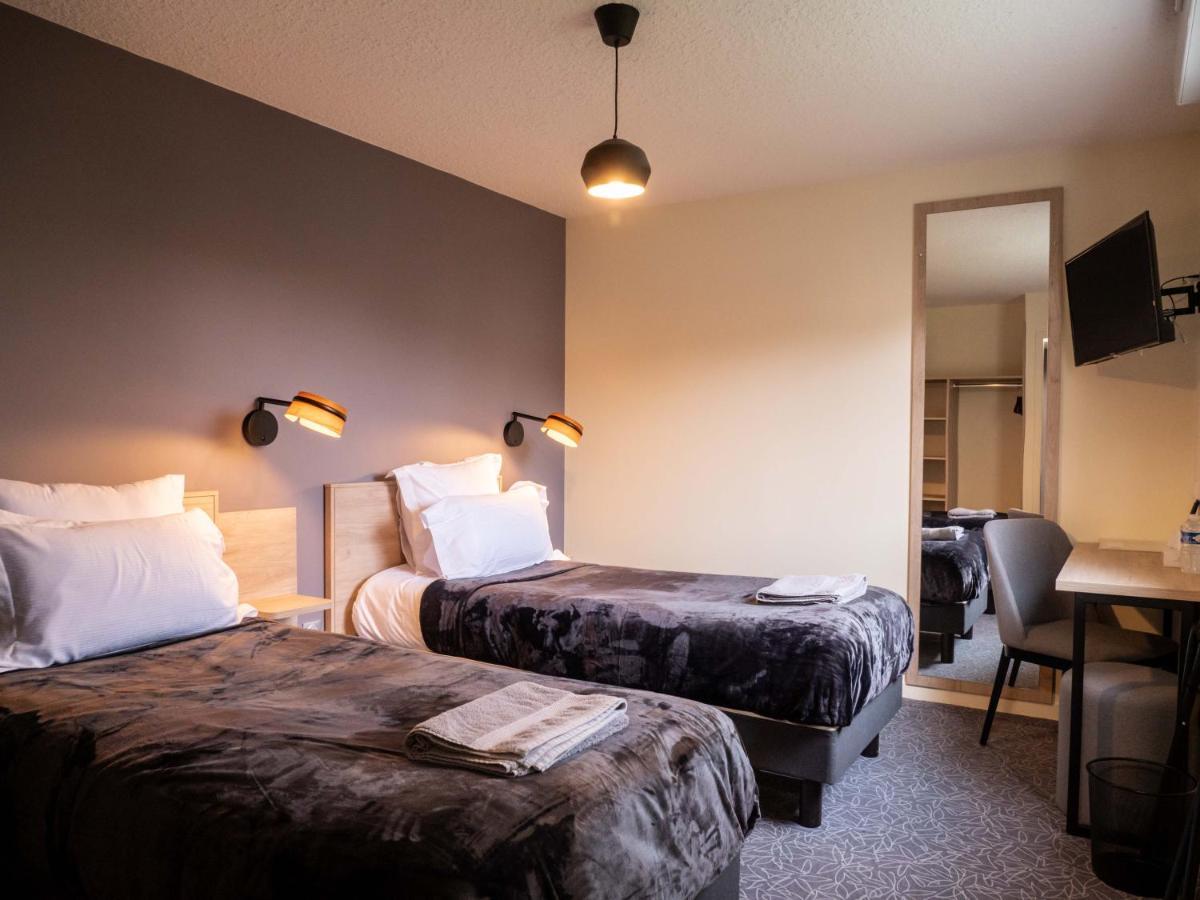 Logis Hotels Le Saint Pierre Moncoutant Exterior photo