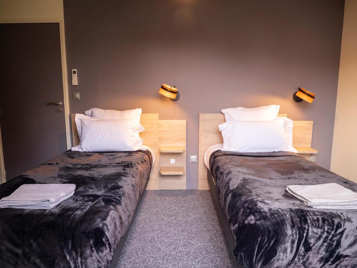Logis Hotels Le Saint Pierre Moncoutant Exterior photo